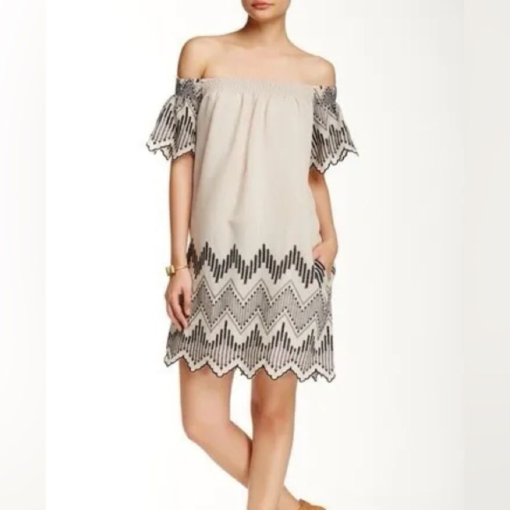 Romeo & Juliet Couture off shoulder dress Small